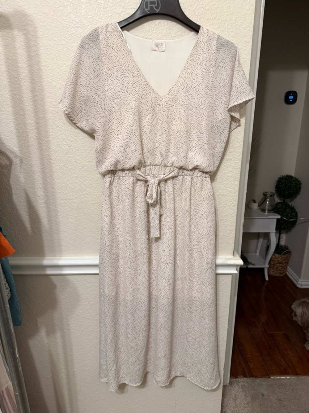Medium Sienna Sky Cream & Brown
Dot Animal Print Tie Waist Midi
